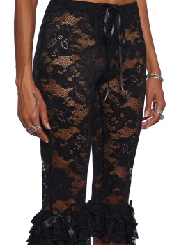 Sugar Thrillz Bottoms|Plus*Daring Love Lace Capri Pants - Black