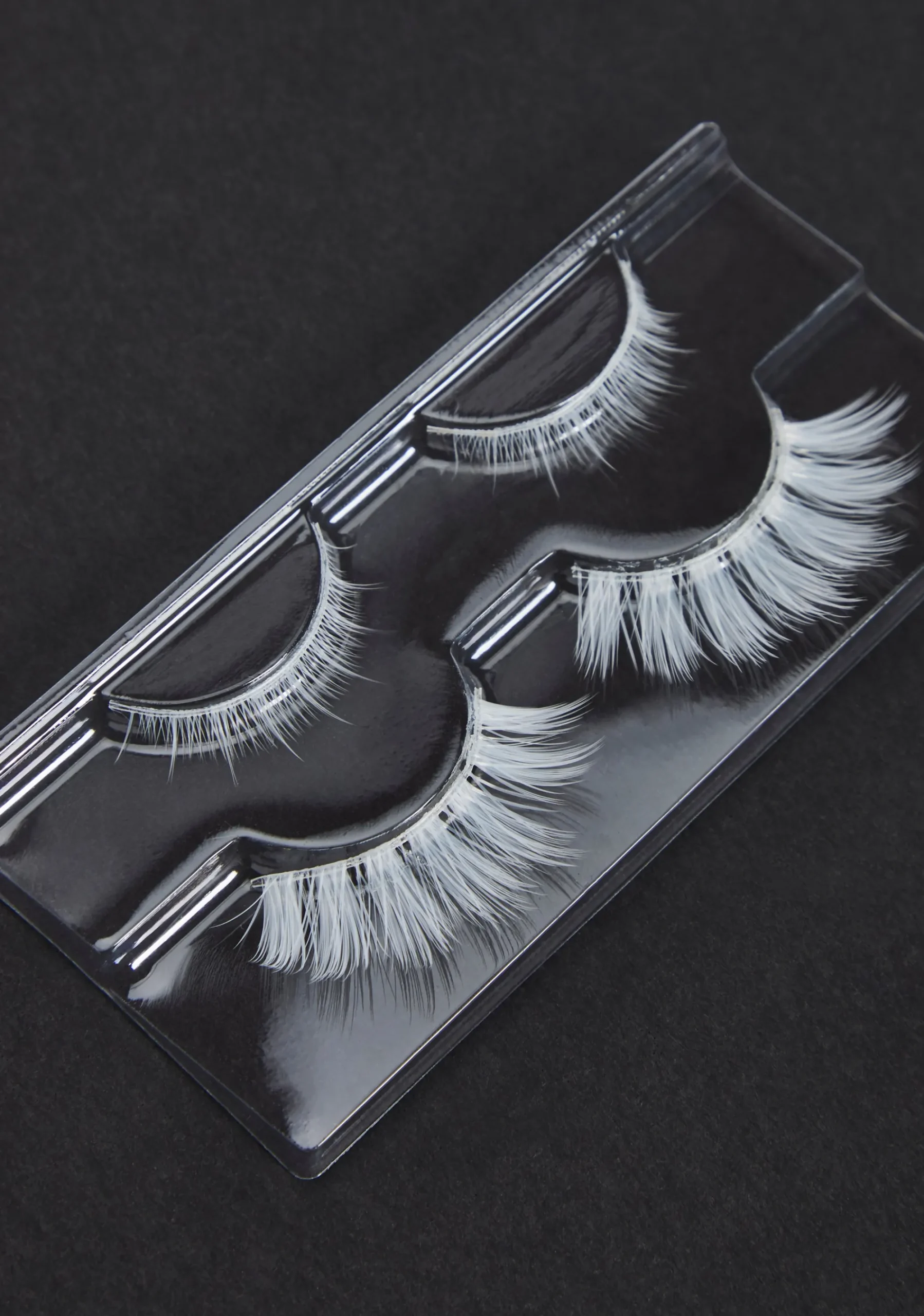 DARKER WAVS Beauty*Diatonic Faux Eyelashes