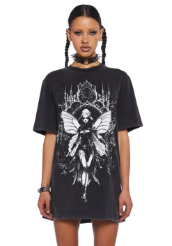 Trickz N' Treatz Tops*Floating Sorceress Graphic Tee