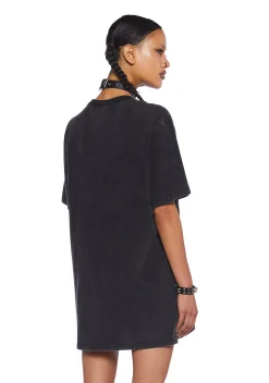 Trickz N' Treatz Tops*Floating Sorceress Graphic Tee